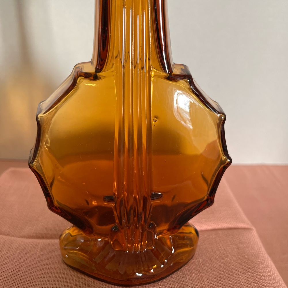 Imperial Banjo Amber Glass Vase - Picture 6 of 10